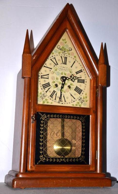 Vintage Wood Clock with glass front. Door ope...