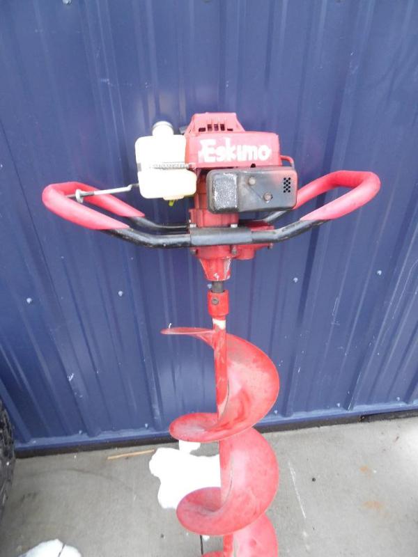 lot 14 image: Eskimo Ice Auger