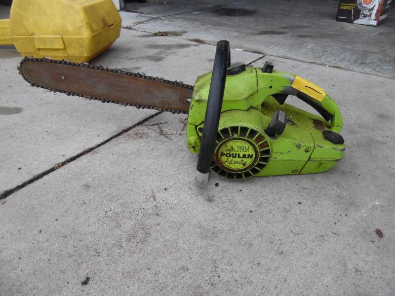 lot 17 image: Poulan Pro Chain Saw