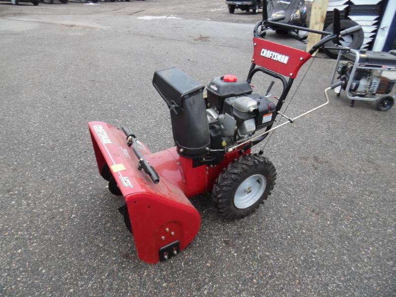 lot 5 image: Craftsman Snowblower