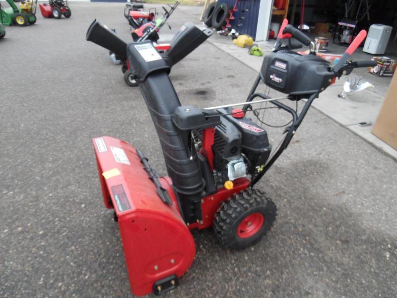 lot 9 image: Craftsman Snowblower