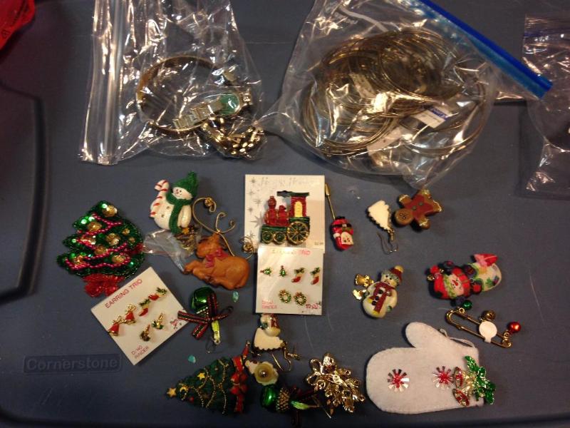 Mixed lot of jewelry