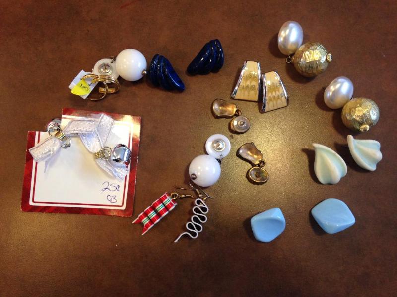 Mixed lot of jewelry