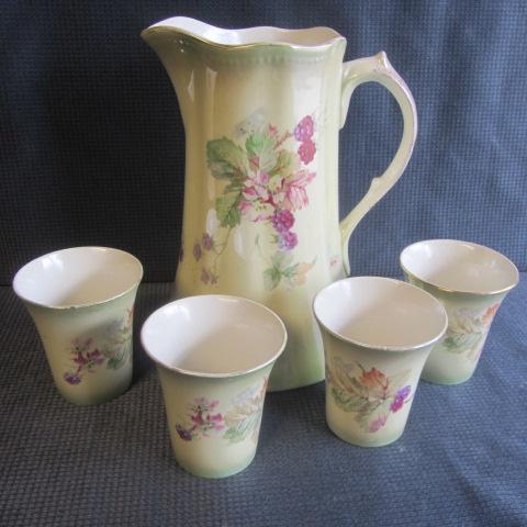 lot 16 image: Fancy Beverage Set