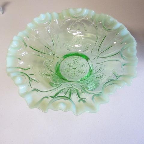 lot 17 image: Opalescent Footed Bowl