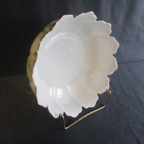 lot 19 image: Bavarian Blossom Bowl