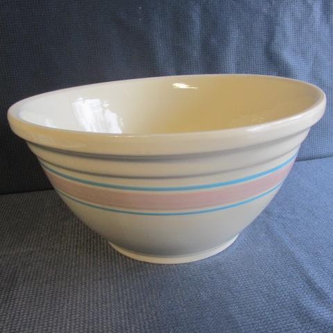 lot 21 image: No 14 Bread Bowl