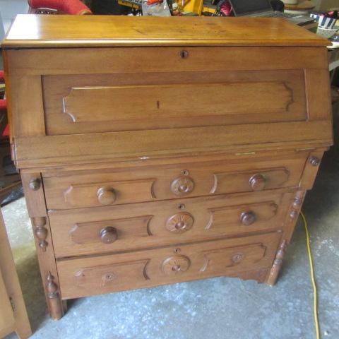 lot 3 image: Antique Drop-front Desk