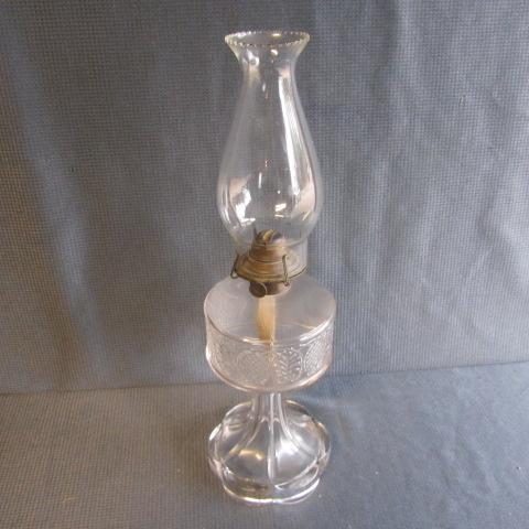 lot 41 image: Antique Kerosene Lamp