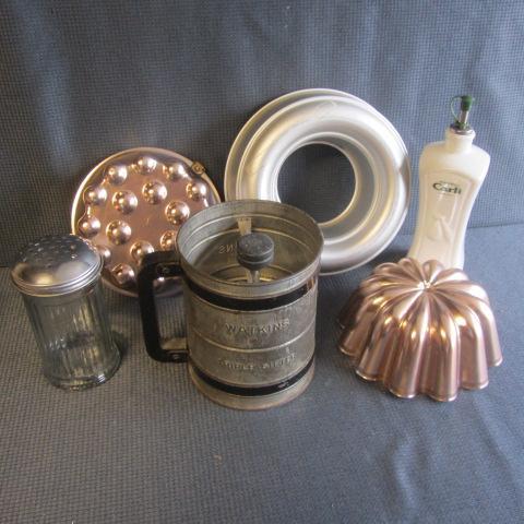 lot 44 image: Vintage Kitchenwares