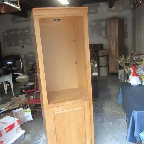lot 54 image: Lighted Cabinet, Glass Shelves