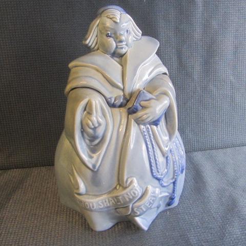 lot 57 image: Red Wing Friar Tuck Cookie Jar