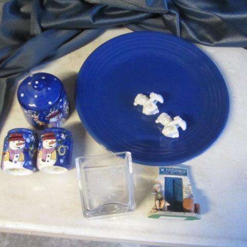 lot 70 image: Snowman Tableware, Bauer plate