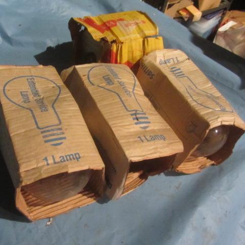 lot 116 image: Light Bulbs