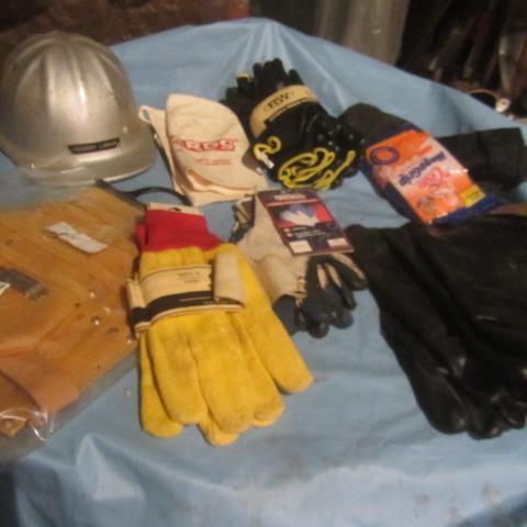 lot 122 image: Work Gloves, Nail Apron, Helmet