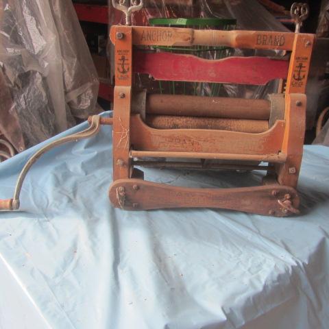 lot 13 image: Antique Wringer