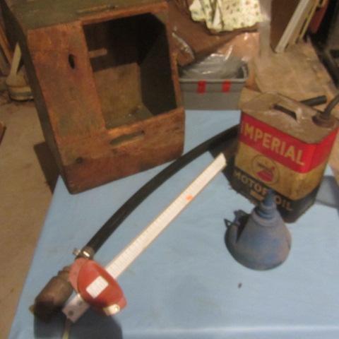 lot 137 image: Vintage Oil Can, V-Belt Guide