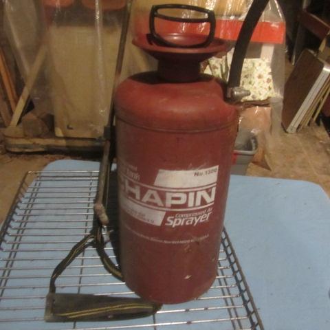 lot 138 image: Tank Sprayer, Wire Basket