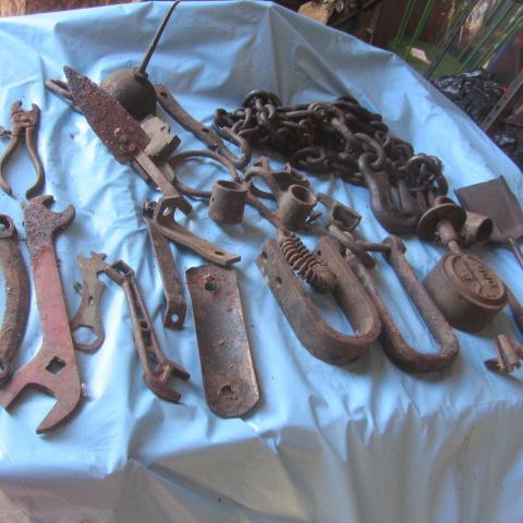 lot 18 image: Heavy Iron Tools