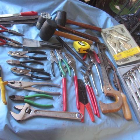 lot 21 image: Rubber Mallets, Pliers, Wrenches