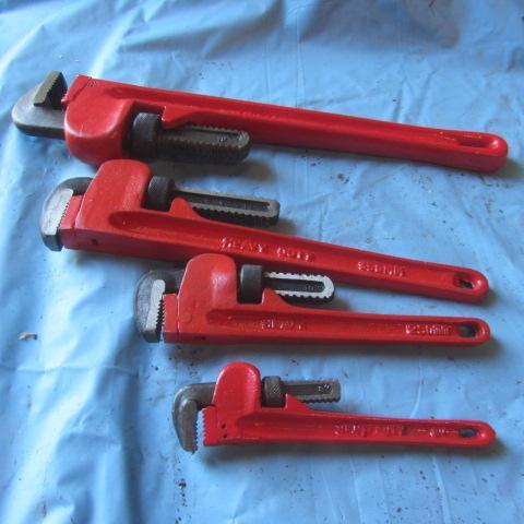 lot 24 image: Pipe Wrenches