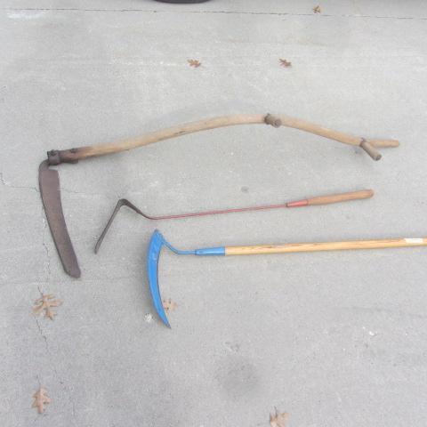 lot 26 image: Scythe, Weed Cutter