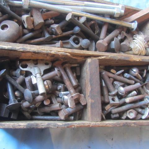 lot 33 image: Bolts & Washers