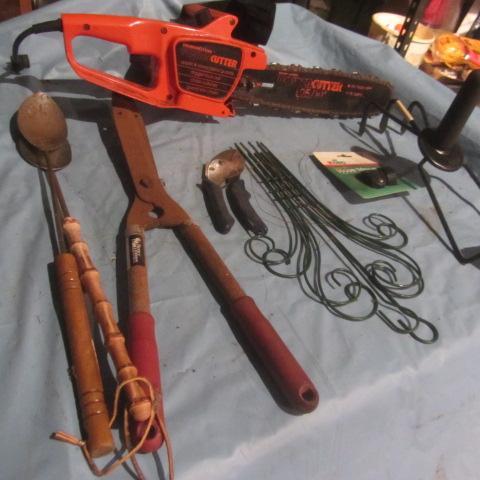 lot 50 image: Chain Saw, Lawn Tools