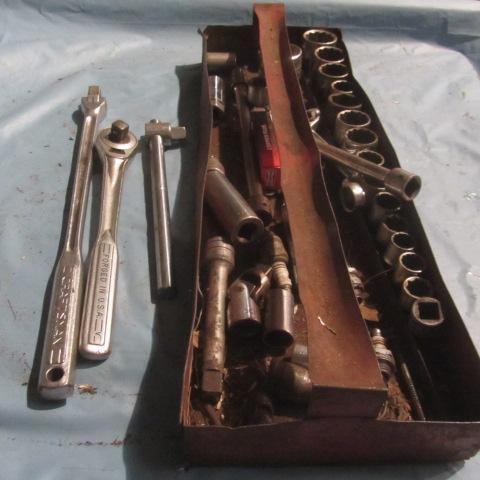 lot 60 image: Tool Box Tray & Sockets