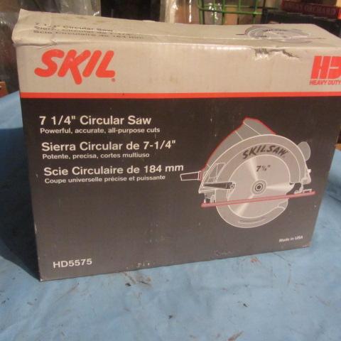 lot 61 image: Skil Circular Saw