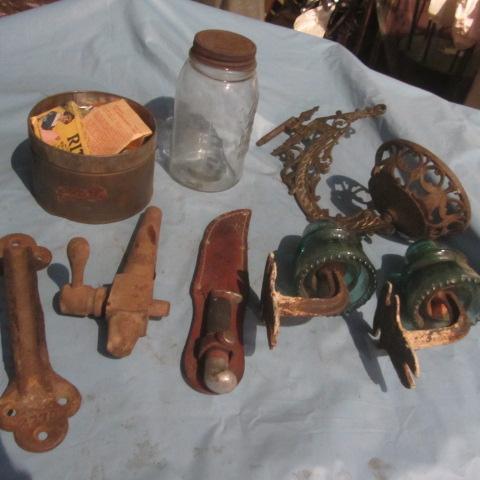 lot 66 image: Hemingway Insulators, RIT Dye