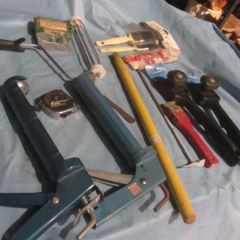 lot 70 image: Painting Supplies