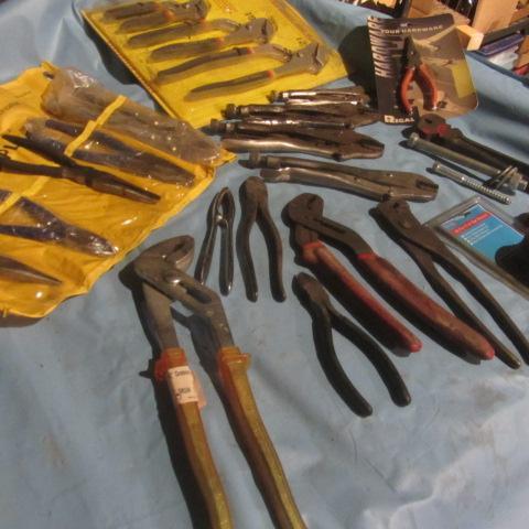 lot 76 image: Pliers