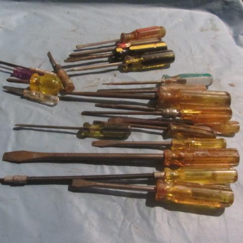 lot 87 image: Stanley Screwdrivers