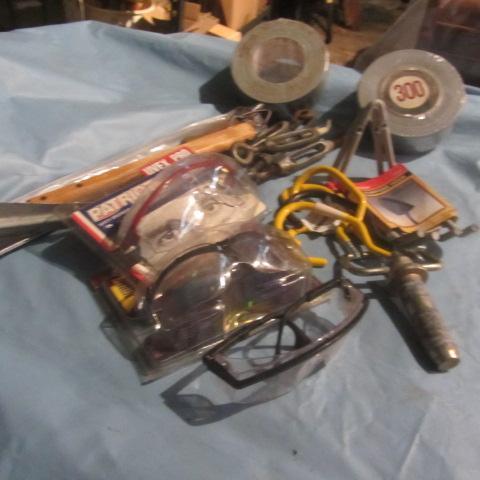lot 98 image: Hooks, Safety Glasses