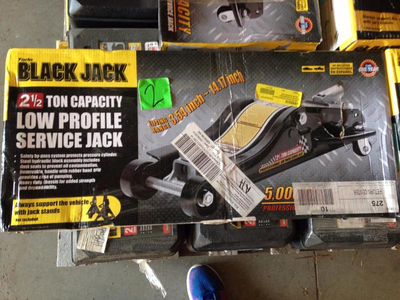 Low Profile Service Jack
