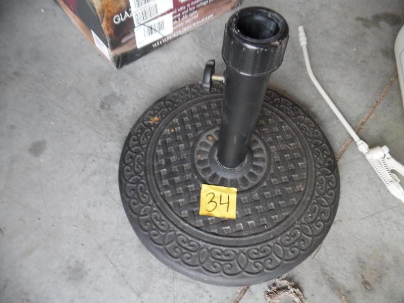 Metal umbrella stand