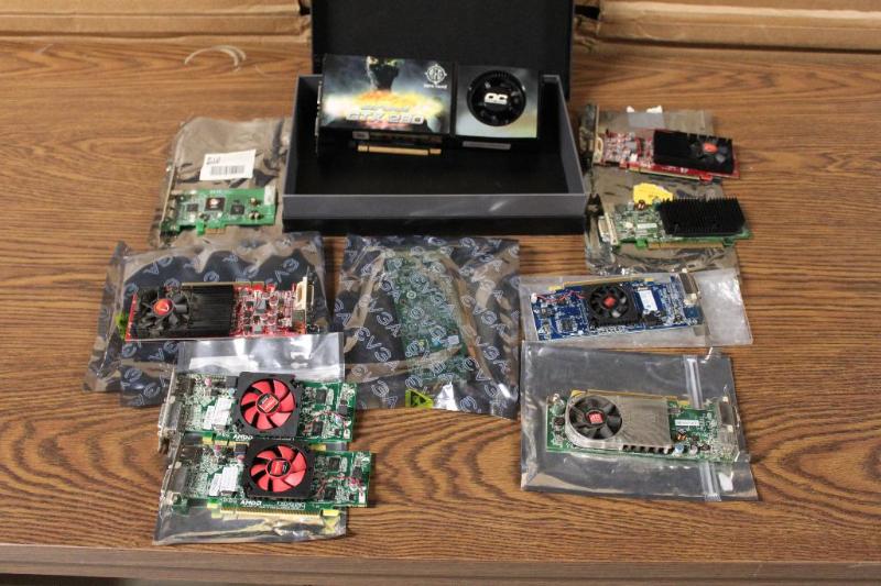 lot 32 image: Large lot of various high-end graphics cards....