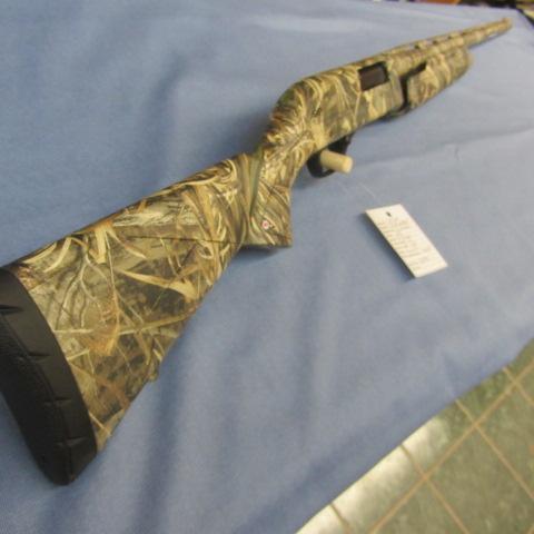 lot 17 image: Winchester Super X Pump 12ga