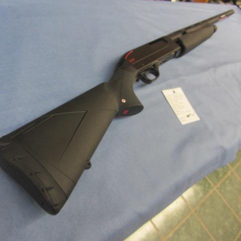 lot 19 image: Winchester Super X 12ga Pump