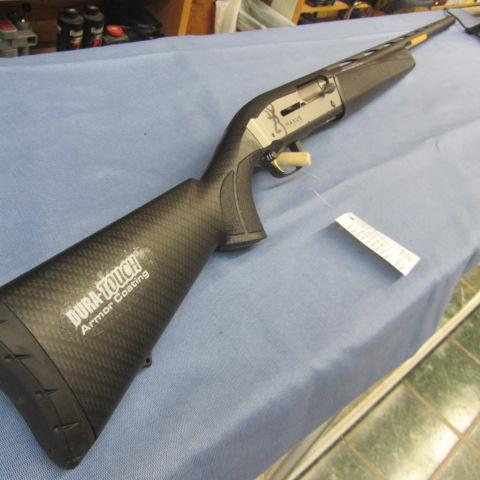 lot 4 image: Browning Maxus 12ga