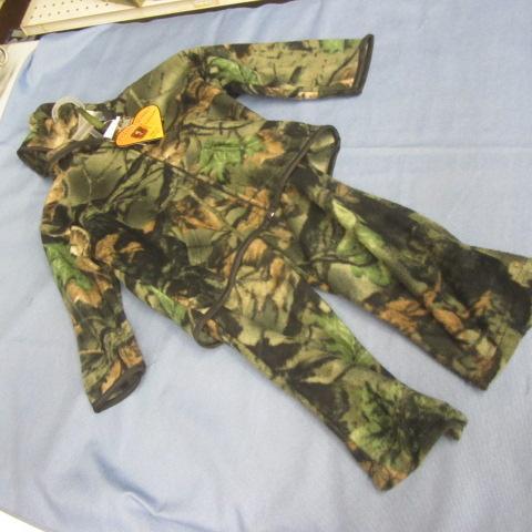 lot 94 image: Little Shooters Jacket & Pants