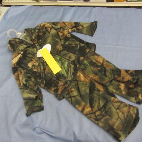 lot 97 image: Little Shooters Jacket & Pants