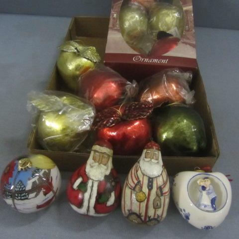 lot 15 image: Delft, Santa, Fruit Ornaments
