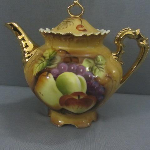 lot 27 image: Lefton Teapot