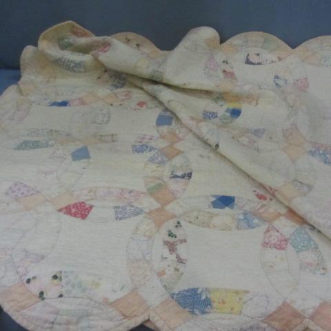 lot 71 image: Antique Quilt