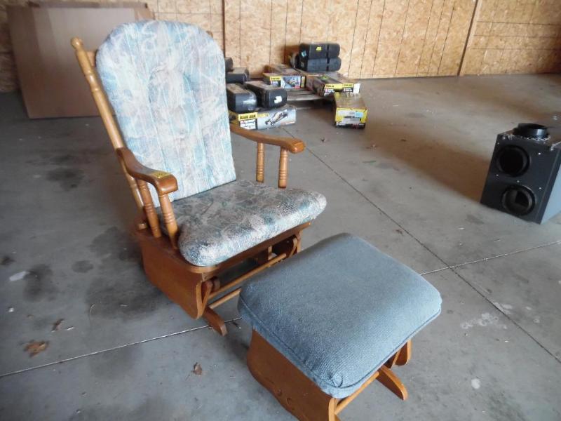 lot 16 image: Glider and Foot Stool