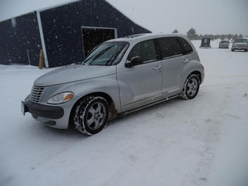 lot 3 image: 2001 Chrysler PT Cruiser