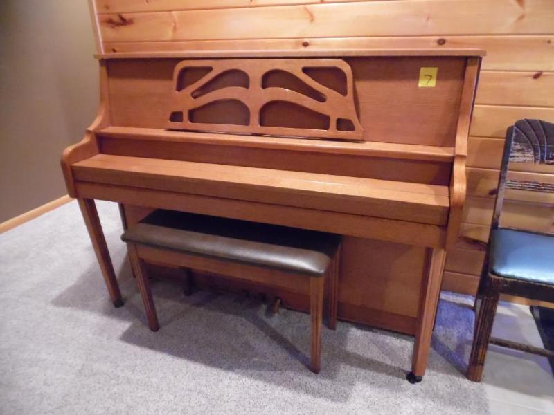 Sangler and Sohn Piano