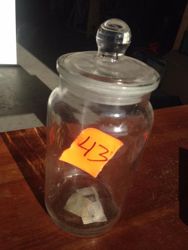 Glass jar